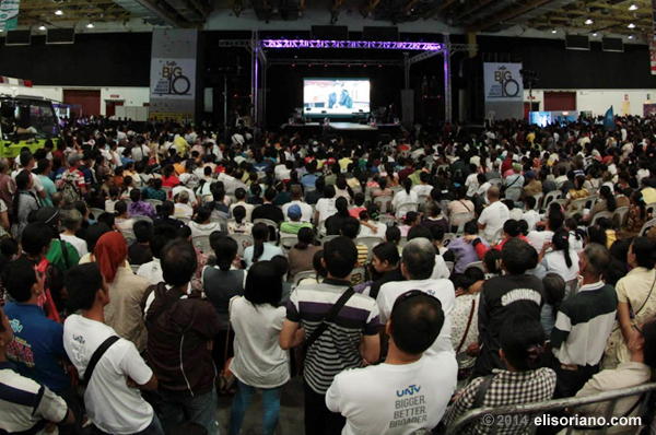 Bro. Eli Soriano, via live video streaming, speaks to the participants of the Big 10  Anniversary of UNTV at the World Trade Center, Pasay City on July 26, 2014. (Photo: Photoville International)