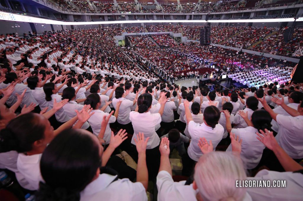 The Ang Dating Daan Chorale opens the Worldwide Bible Exposition with songs of praises during ADD's 36th anniversary celebration at the Mall of Asia Arena, Pasay City, Philippines on December 9, 2016. (Rodel Acuvera Lumiares, Photoville International)