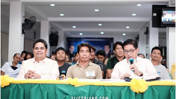 Sto. Niño, Meycauayan, Bulacan was among the remote points in the November 10 - Worldwide Bible Exposition. Helper of the Ministry Bro. Danny Navales introduces the guest who was given the chance to ask Bro. Eli about his faith and spirituality. Courtesy: Photoville International | Cristeto Gutas