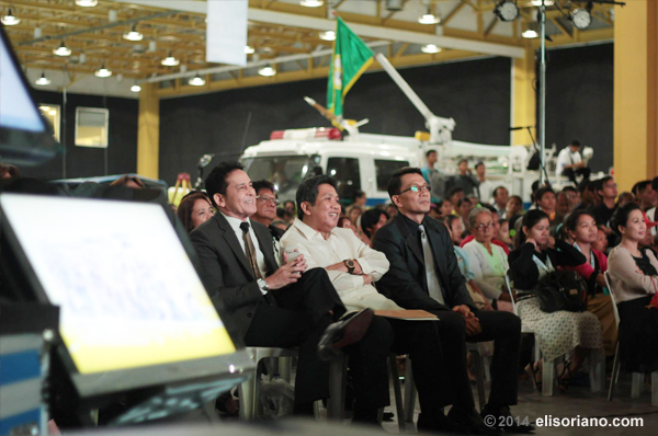 Mr. Atom Henares (left), Sec. Herminio Coloma, and Kuya Daniel Razon listen to Bro. Eli’s remarks during the UNTV Big 10 Anniversary at the World Trade Center, Philippines. (Photo: Photoville International)