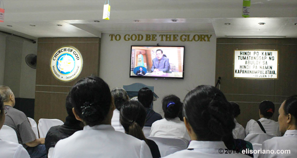 Bro. Eli speaking to the attendees of the Worldwide Bible Exposition on July 11, 2014 via Internet and satellite technologies. This MCGI monitoring center is at Makati City, Philippines.  (Photo: Photoville International)