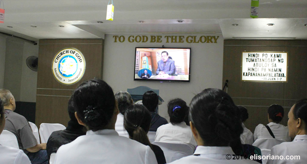 Bro. Eli speaking to the attendees of the Worldwide Bible Exposition on July 11, 2014 via Internet and satellite technologies. This MCGI monitoring center is at Makati City, Philippines. (Photo: Photoville International)